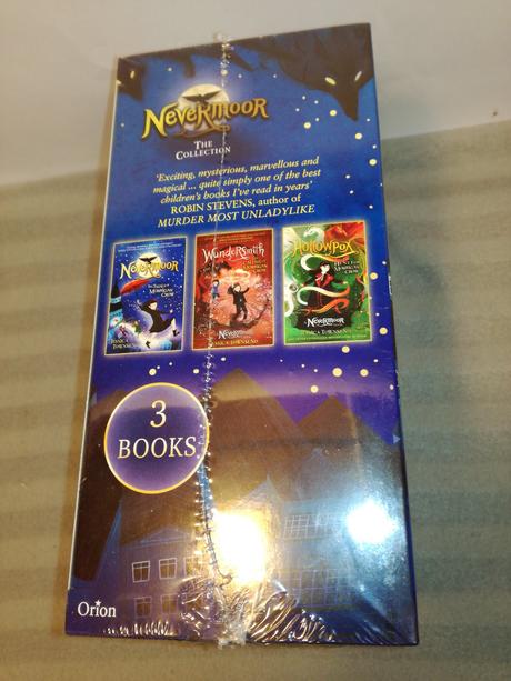 Jessica townsend nevermoor / morrigan crow  nau22, 