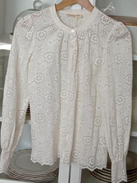 Blúzka krémová, s