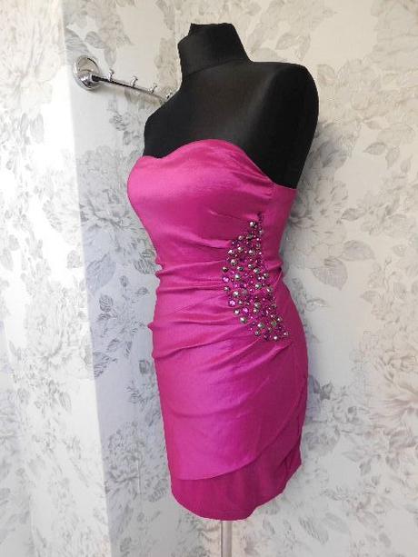 Velmi pekne stretch mini saty na slavnost, 36