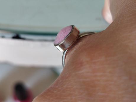 Prsteň s rodonitom,