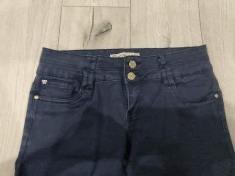 Tmavomodré nohavice, s