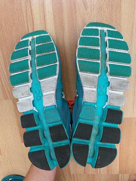 Tenisky on clouds, 38