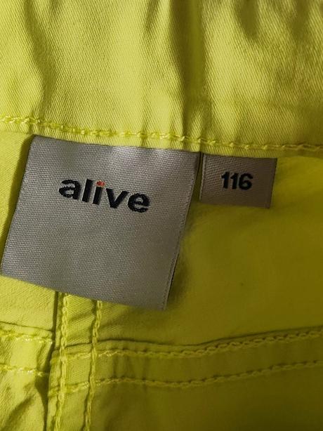 Dlhšie šortky, alive,116