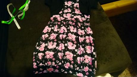 Šaty s kvetmi, okay,140