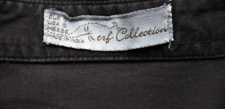 Tmavohnedá blúzka s krátkym rukávom, s