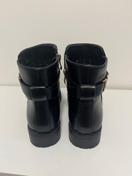 Kotníkove čižmy, 40