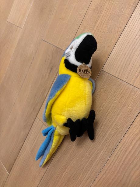 Plyšový papagáj ara 26 cm značky rappa s visackou, 
