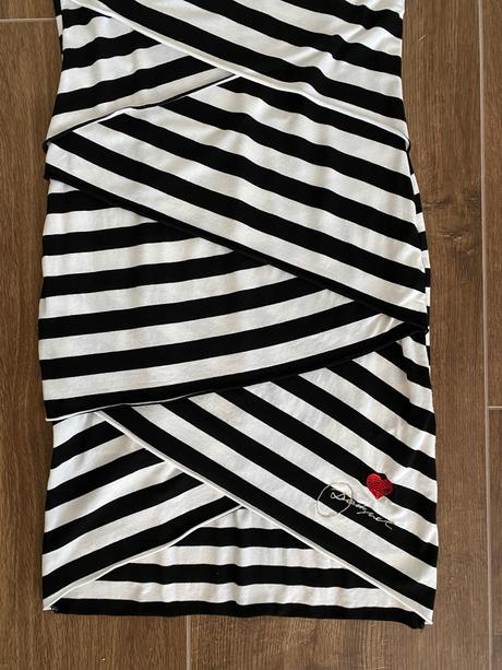 Čierno biele saty, desigual,s