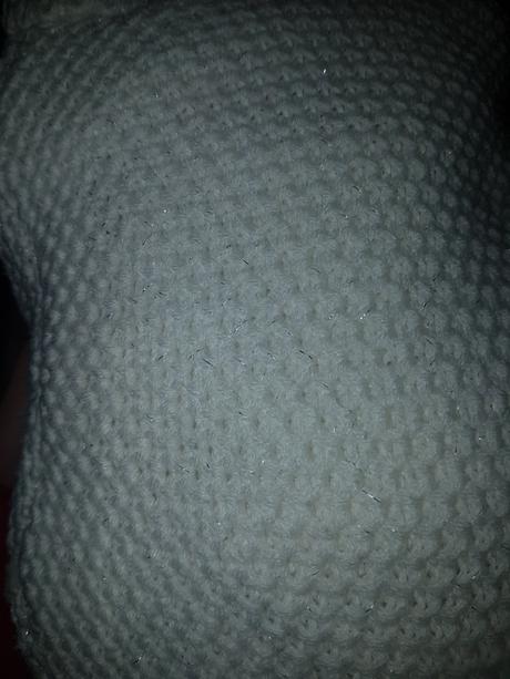 Biely hruby sveter, tu,74