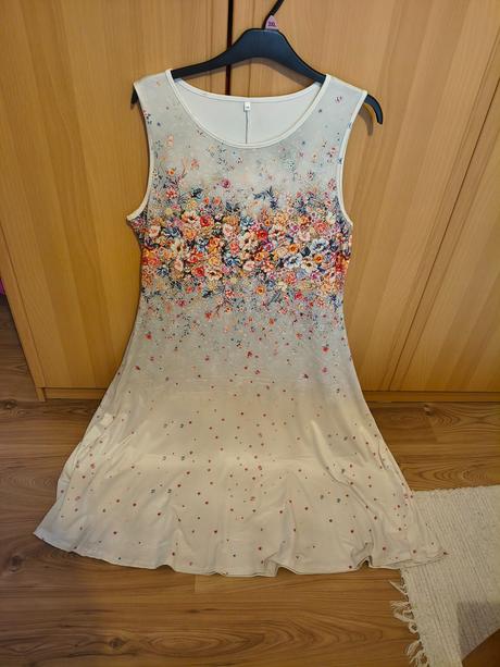 Predám dámske spoločenské šaty, xxl