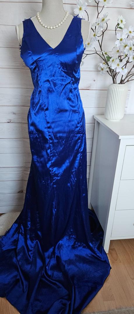 Pekné lahulinké šaty s čipkou, m