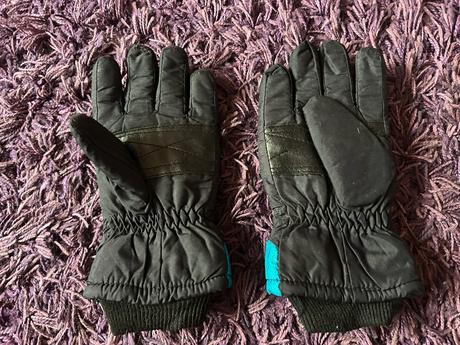 Hrubé rukavice cca 15 a viac rokov, 146