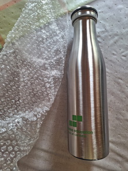 Kovová fľaša na pitie, 