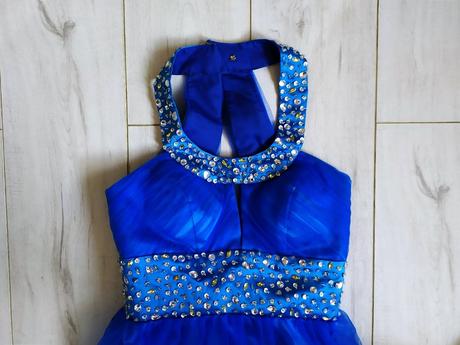 Šaty s vlečkou, xs