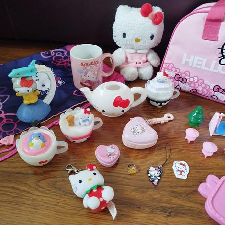 Balík hračiek hello kitty,
