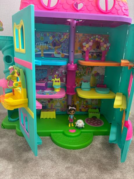 Gabys dollhouse, 