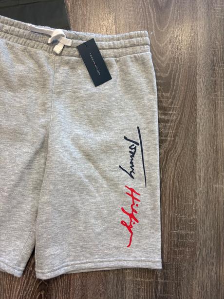Tommy hilfiger nove kratasy na 14-16 rokov, tommy hilfiger,164