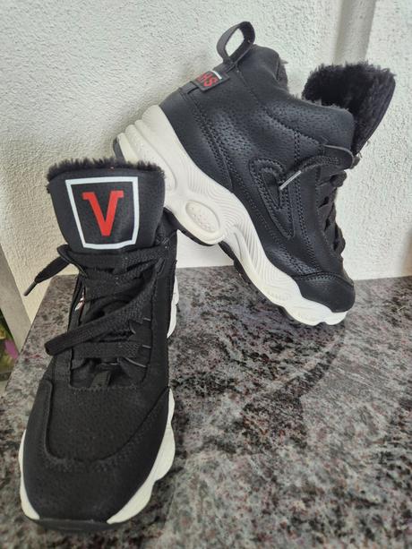 Zateplené tenisky, 36