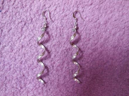 Špiralove nausnice, 