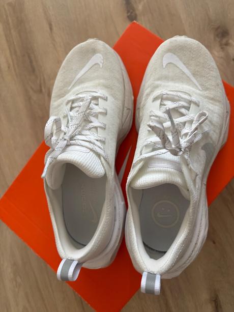 Nike invincible vel.39, nike,39