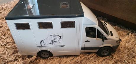 Mercedes benz  preprava koní, 