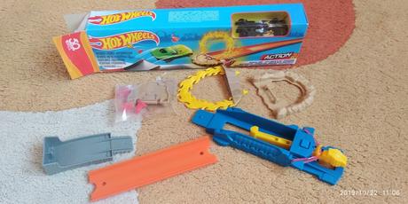 2ks malé hotwheels dráhy s autíčkom, 