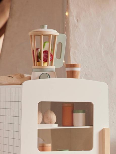 Mixér s ovocím z dreva, 