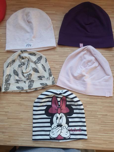 Dzerzejova ciapocka s pierkami 74-80, h&m,74