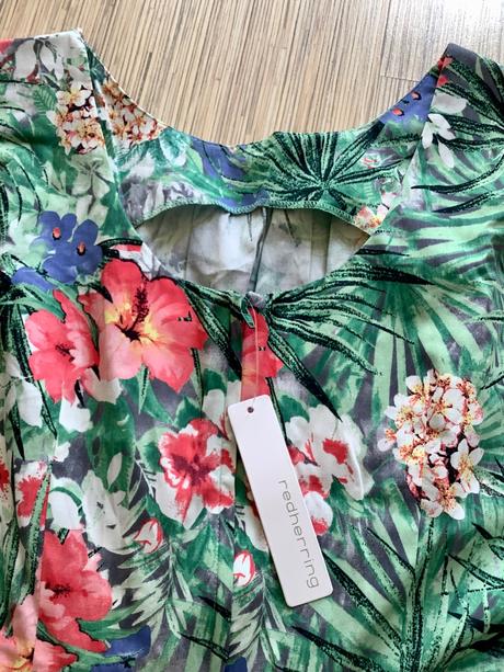 Prekrásne saty redhering, 40