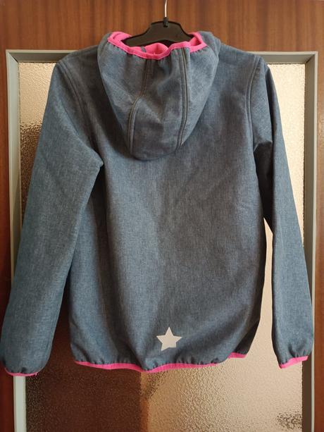 Dievčenská bunda, 146