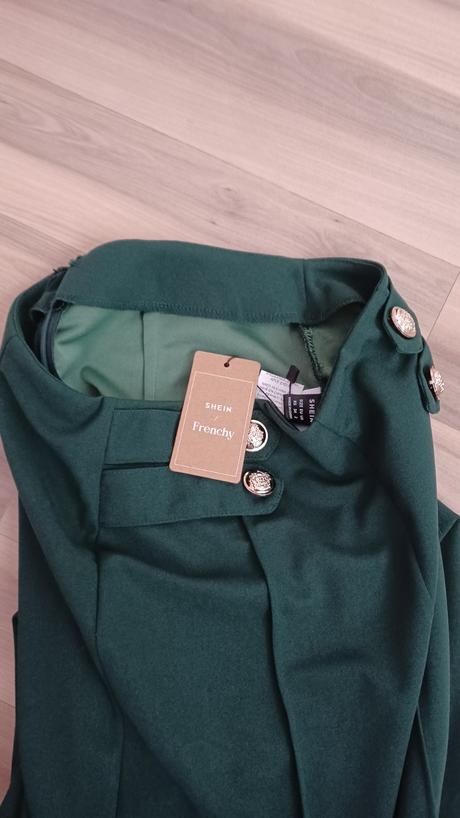 Široké zelené nohavice so zlatými gombíkmi, xs