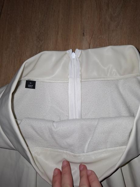 Koženkova sukňa, l