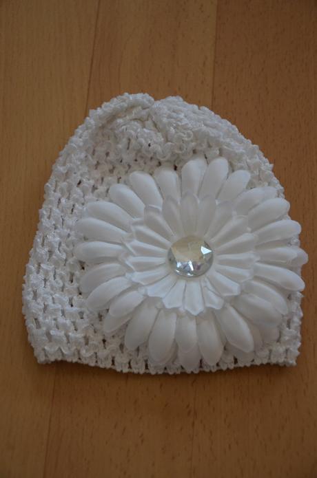 Čiapka s kvetom da sa dat dolu, 62