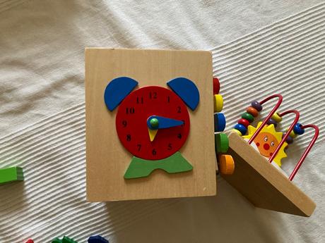 Interaktívna drevená kocka, 