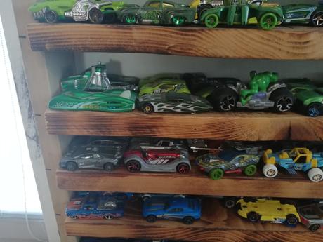 Ponúkam na predaj hot wheels, 