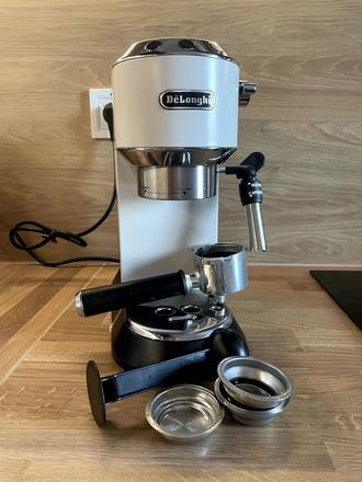 Pákový kávovar delonghi dedica, top stav,