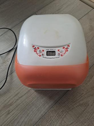 Uv lampa na nechty,