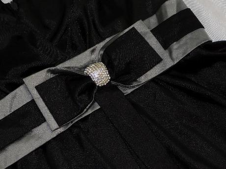 Luxusne velmi pekne saty, 40