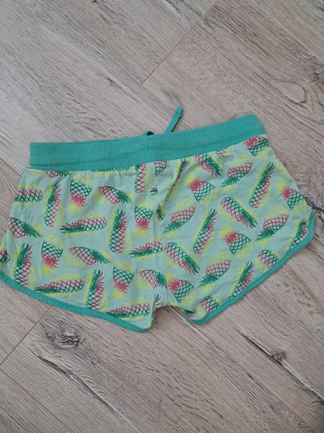 Kratke nohavice, 128