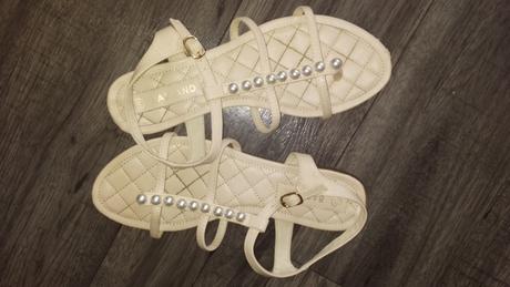 Sandálky s perličkami, 40