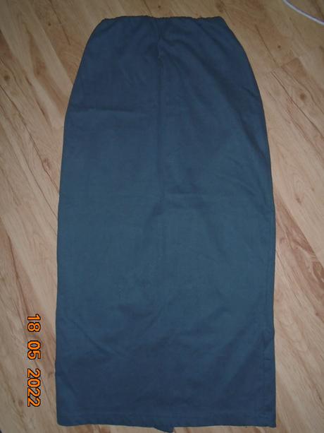 Dlha uzka sukna s razporkom, amisu,m