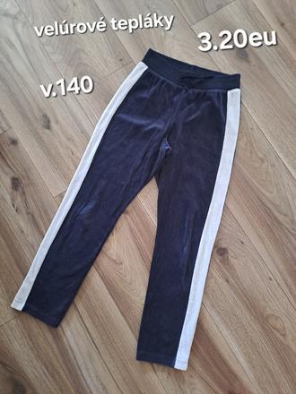 Velúrové tepláky, 140