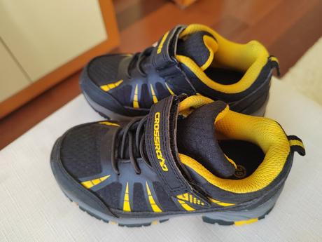 Športové topánky žlto-čierne v.25, 25