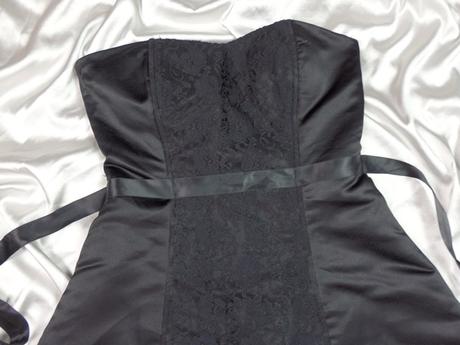 Čierne spoločenské šaty, 38