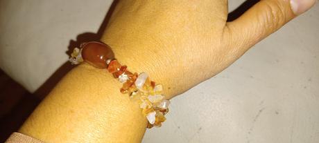 Naramok z polodrahokamov, 