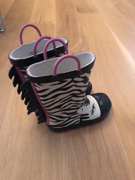 Gumaky nelli blu, nelli blu,28