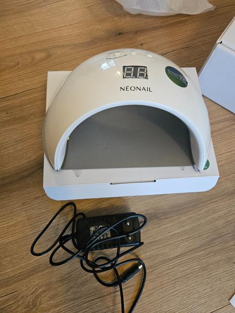 Neonal sada gél lak adorable, 