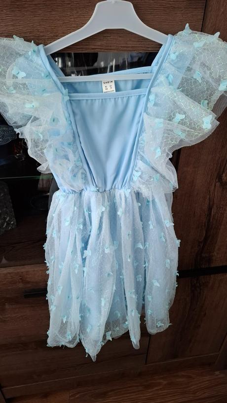 Svetlomodré princeznovské šaty, 122