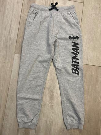 Batman tepláky, 134