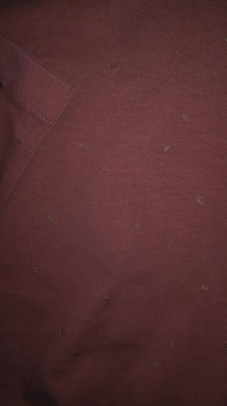 Tričko so zlatymi aplikáciami, 104